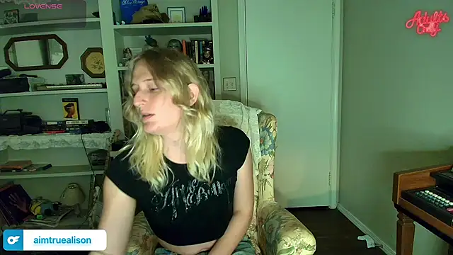 Snapshot of goddessalison chatting on 07.21.26 goddessalison online show from 07.21.26