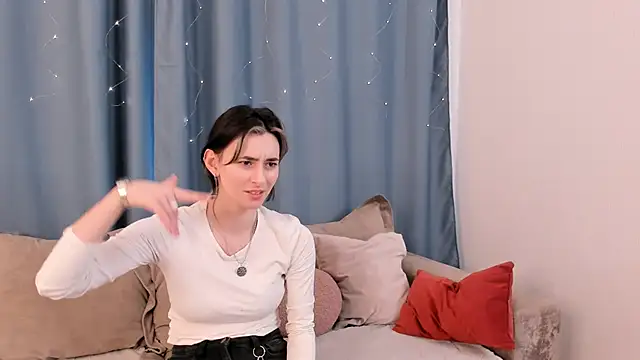 JackiYoss online show from 02.11.26