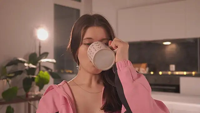 EleniRoeber online show from 02.04.26