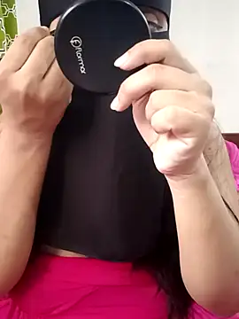 Snapshot of cooler_007 chatting on 02.04.26 cooler 007 online show from 02.04.26