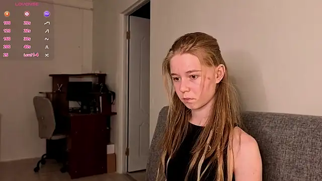 Snapshot of Austeja_Ona chatting on 07.15.26 Austeja Ona online show from 07.15.26