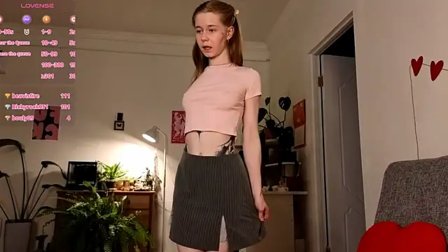 Snapshot of Austeja_Ona chatting on 07.28.26 Austeja Ona online show from 07.28.26