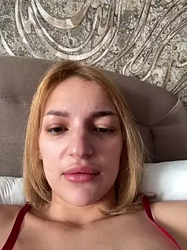 Snapshot of SashaPri chatting on 02.20.26 SashaPri online show from 02.20.26