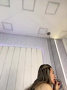 Snapshot of JuliaColemann chatting on 02.18.26 JuliaColemann online show from 02.18.26