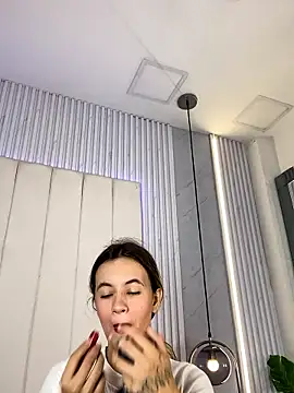 Snapshot of JuliaColemann chatting on 04.29.26 JuliaColemann online show from 04.29.26