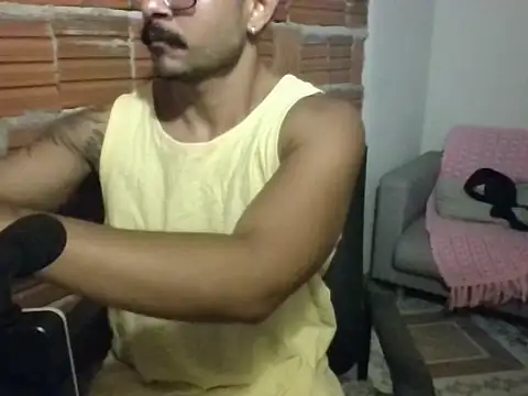 Snapshot of moreno18rn chatting on 04.12.26 moreno18rn online show from 04.12.26