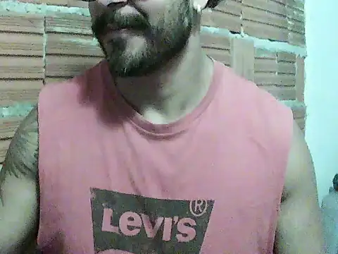 Snapshot of moreno18rn chatting on 04.28.26 moreno18rn online show from 04.28.26