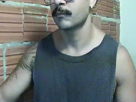 Snapshot of moreno18rn chatting on 04.29.26 moreno18rn online show from 04.29.26