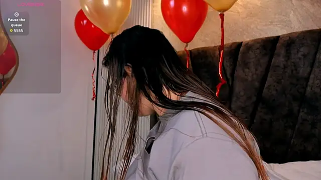 zoe hugeboobs online show from 02.14.26