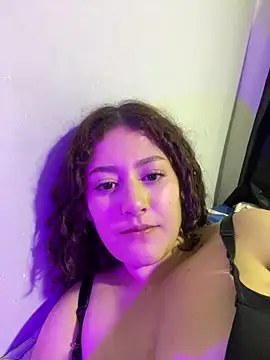 Snapshot of lizzy_luminair chatting on 02.20.26 lizzy luminair online show from 02.20.26