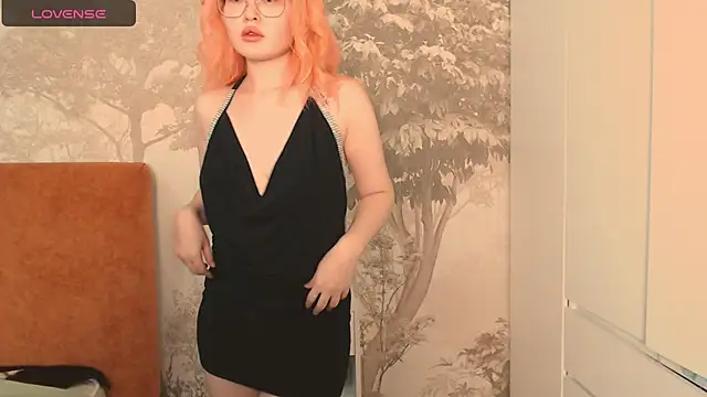 Hiaru Cutie online show from 09.09.25