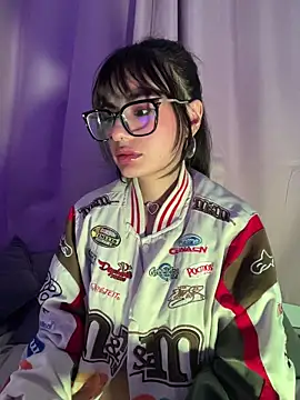  Lucycherry online show from 05.02.26