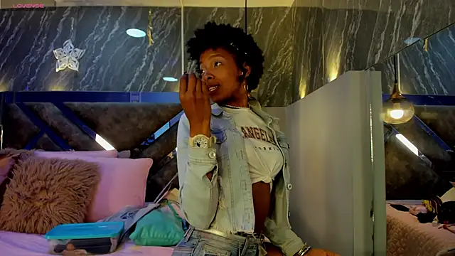 Snapshot of Afrodita_Greenn chatting on 02.04.26 Afrodita Greenn online show from 02.04.26