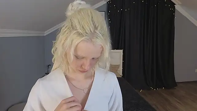 Snapshot of Naomi_Demio chatting on 02.22.26 Naomi Demio online show from 02.22.26