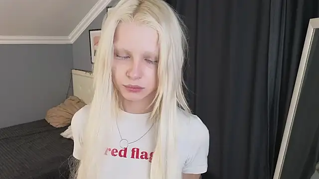 Naomi Demio online show from 03.12.26