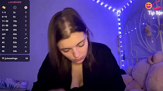 Snapshot of MistressBabe chatting on 02.09.26 MistressBabe online show from 02.09.26