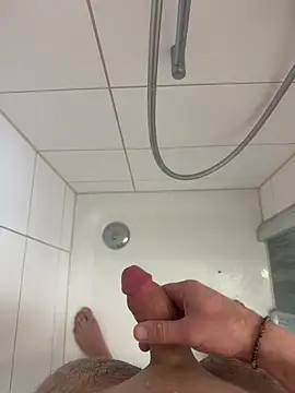 Snapshot of tony3729 chatting on 02.08.26 tony3729 online show from 02.08.26