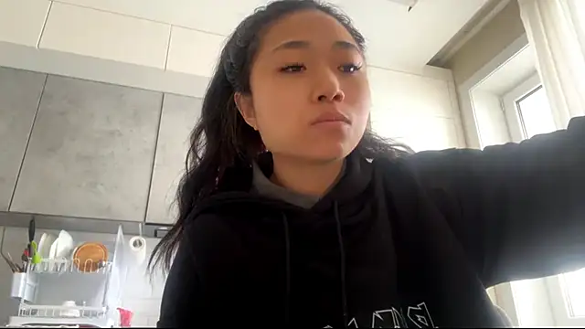 SweetMiaXO online show from 03.12.26