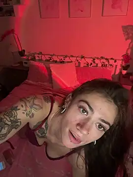 Snapshot of ValenciaTheVixenXX chatting on 02.24.26 ValenciaTheVixenXX online show from 02.24.26