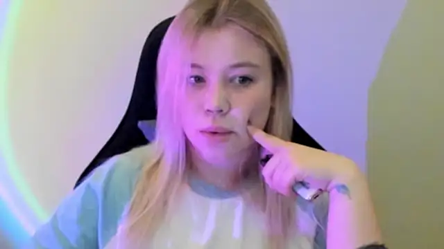 Lulu Di online show from 02.20.26