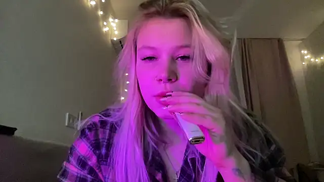 Snapshot of Lulu_Di chatting on 03.29.26 Lulu Di online show from 03.29.26