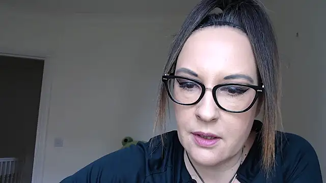 Snapshot of PsychicDominatrix chatting on 02.21.26 PsychicDominatrix online show from 02.21.26