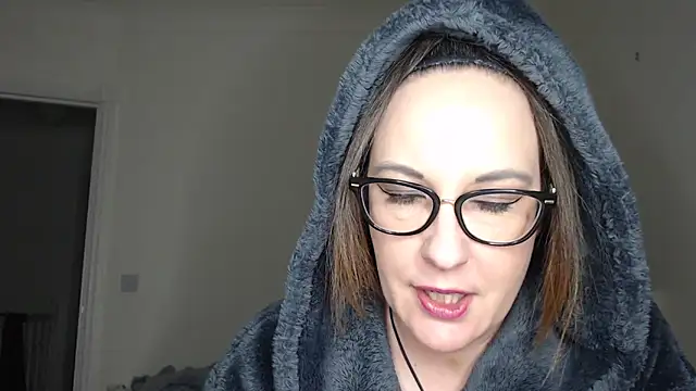 Snapshot of PsychicDominatrix chatting on 03.09.26 PsychicDominatrix online show from 03.09.26