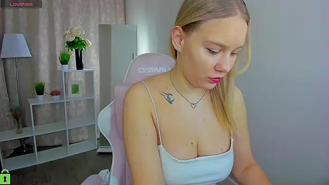 Snapshot of Vanessa_Harr1s chatting on 02.21.26 Vanessa Harr1s online show from 02.21.26