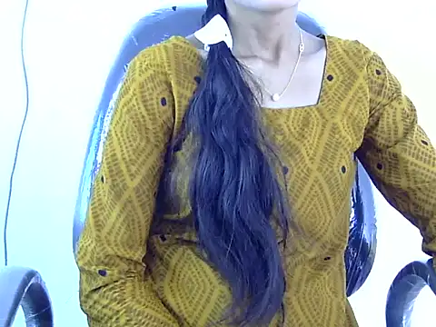 Snapshot of Kulsum_S chatting on 02.27.26 Kulsum S online show from 02.27.26