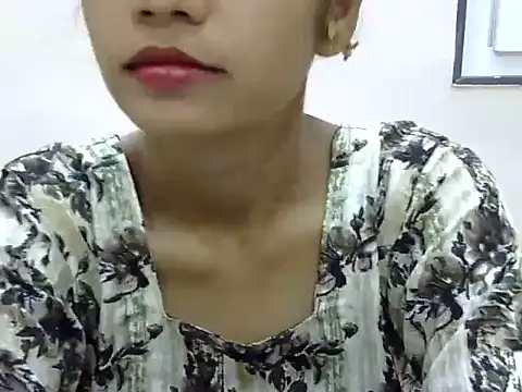 Snapshot of Kulsum_S chatting on 05.26.26 Kulsum S online show from 05.26.26