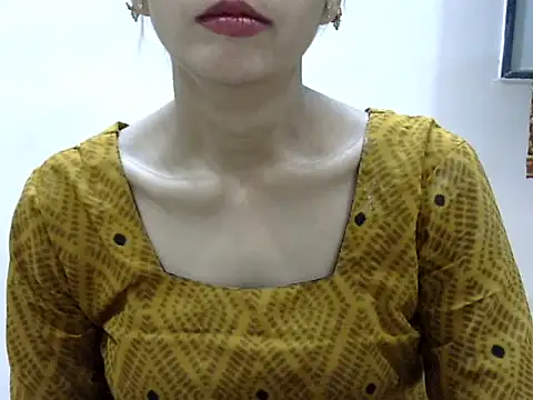 Snapshot of Kulsum_S chatting on 05.30.26 Kulsum S online show from 05.30.26