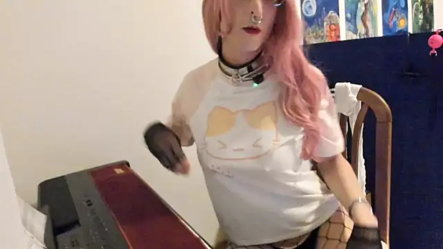 Snapshot of Miaxma chatting on 05.02.26 Miaxma online show from 05.02.26