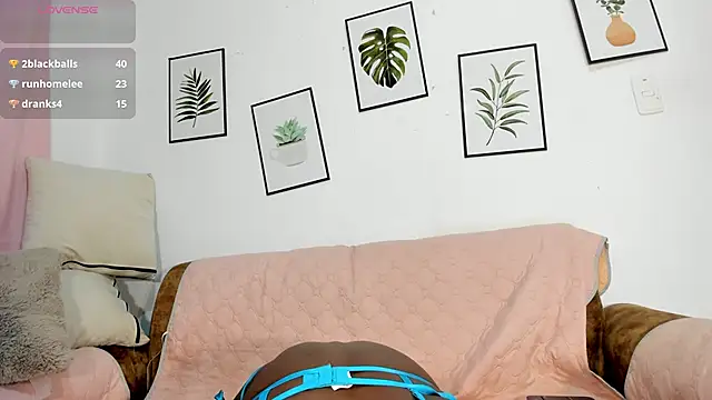 Snapshot of DomenicaW chatting on 02.26.26 DomenicaW online show from 02.26.26