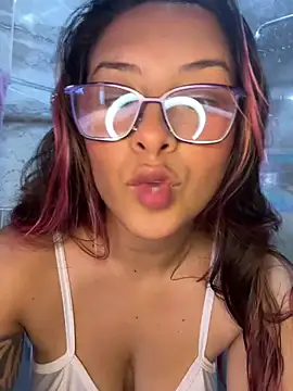 Snapshot of SOPHIIE_LUX_ chatting on 02.14.26 SOPHIIE LUX online show from 02.14.26