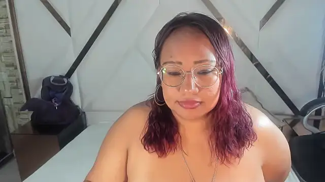 Snapshot of Shara_Oz chatting on 02.16.26 Shara Oz online show from 02.16.26