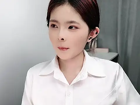 Snapshot of cherry-_-cherry chatting on 02.28.26 cherry- -cherry online show from 02.28.26