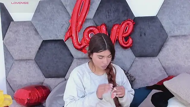 Snapshot of DulceJones chatting on 02.12.26 DulceJones online show from 02.12.26