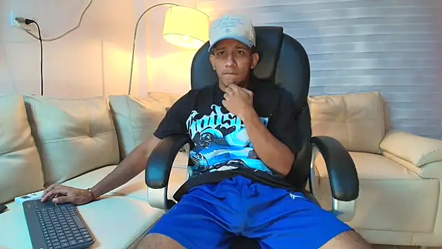 Snapshot of ricky_spensar23cm_ chatting on 04.10.26 ricky spensar23cm online show from 04.10.26