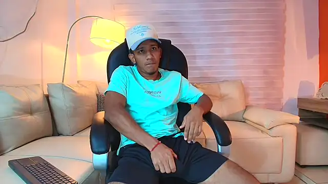 Snapshot of ricky_spensar23cm_ chatting on 04.13.26 ricky spensar23cm online show from 04.13.26