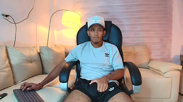 Snapshot of ricky_spensar23cm_ chatting on 04.14.26 ricky spensar23cm online show from 04.14.26