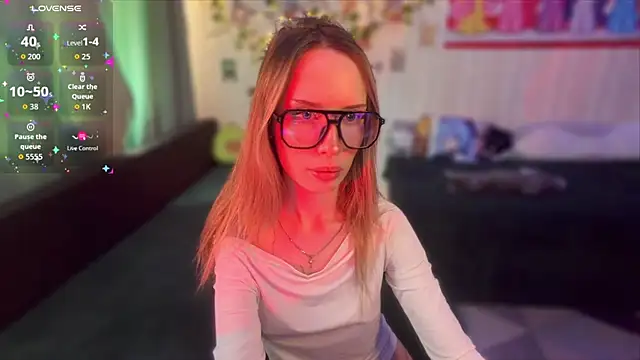 Snapshot of DellaCampbell chatting on 07.31.26 DellaCampbell online show from 07.31.26
