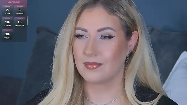 Snapshot of OndinaNoire chatting on 02.17.26 OndinaNoire online show from 02.17.26