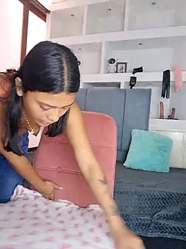 Snapshot of Layla_em chatting on 02.24.26 Layla em online show from 02.24.26