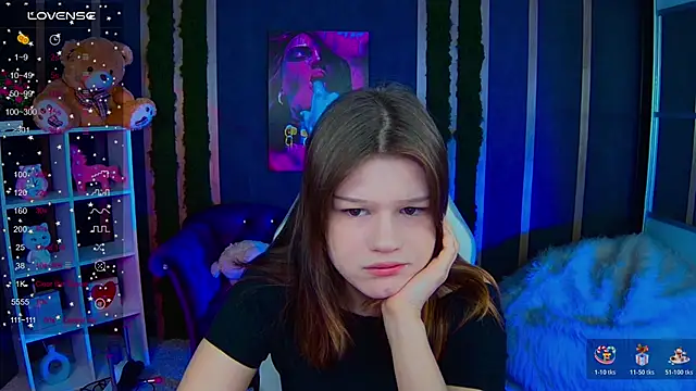 Snapshot of Lunatrend chatting on 02.01.26 Lunatrend online show from 02.01.26