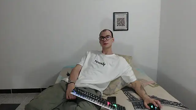 Snapshot of Vlad__night chatting on 02.28.26 Vlad night online show from 02.28.26