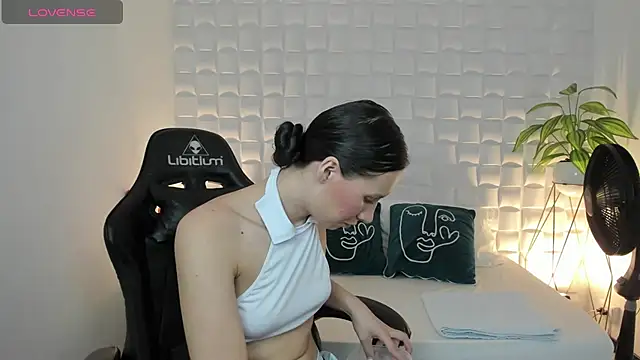 valeryn  rosse online show from 04.10.26