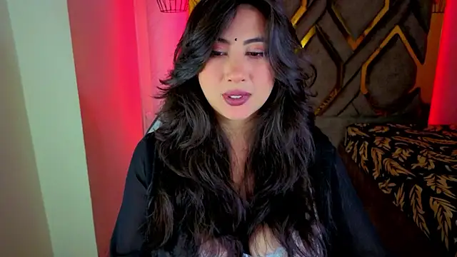 Snapshot of Luvienne chatting on 02.28.26 Luvienne online show from 02.28.26