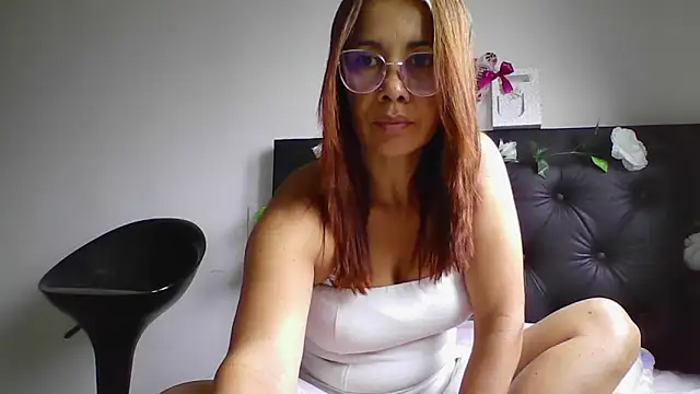 Snapshot of camila_star10 chatting on 05.17.26 camila star10 online show from 05.17.26