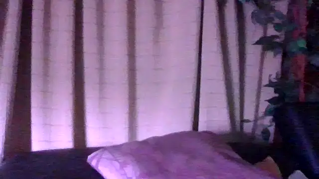 Snapshot of Sarahtjeuh_ chatting on 02.06.26 Sarahtjeuh online show from 02.06.26