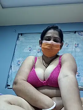 diyam4002 online show from 02.15.26